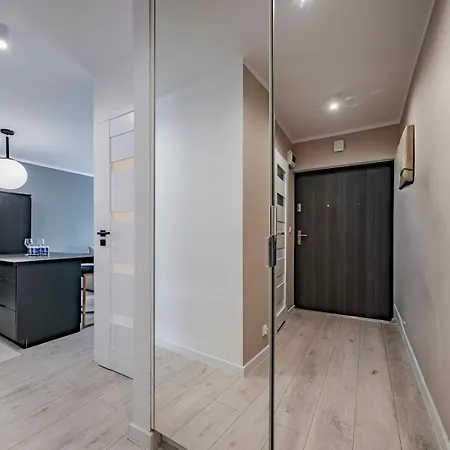Comfort Grey By Oneapartments Σόποτ